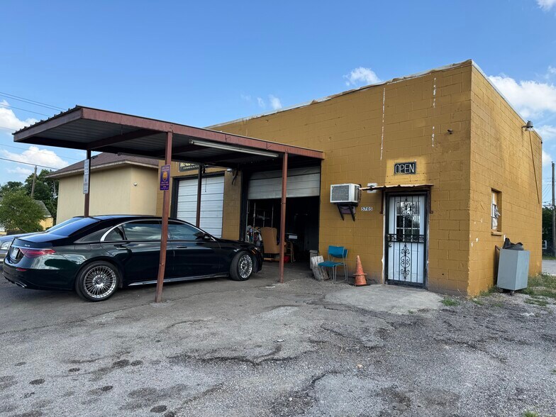 5705 Wellesley Ave, Fort Worth, TX à vendre - Photo de l’immeuble – Image 3 sur 11