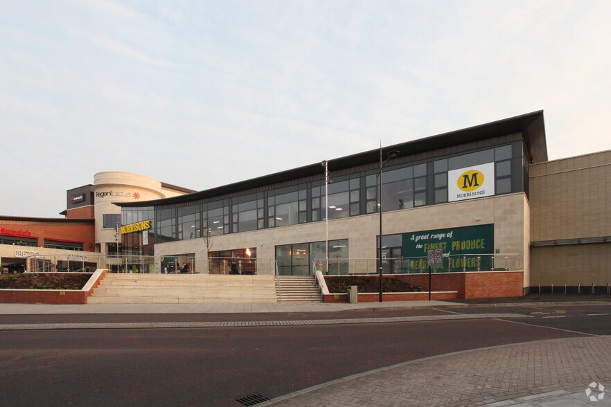 Regent Circ, Swindon à louer - Photo de l’immeuble – Image 1 sur 8