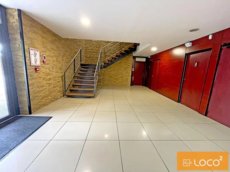 1 Rond-Point De Flotis, Saint-Jean à louer - Hall d’entrée – Image 3 sur 14