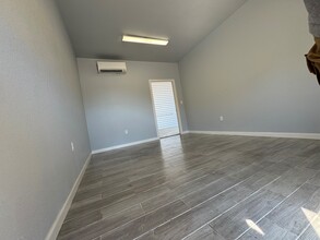 28543 FM 2978, Magnolia, TX à louer Photo intérieure– Image 2 sur 7