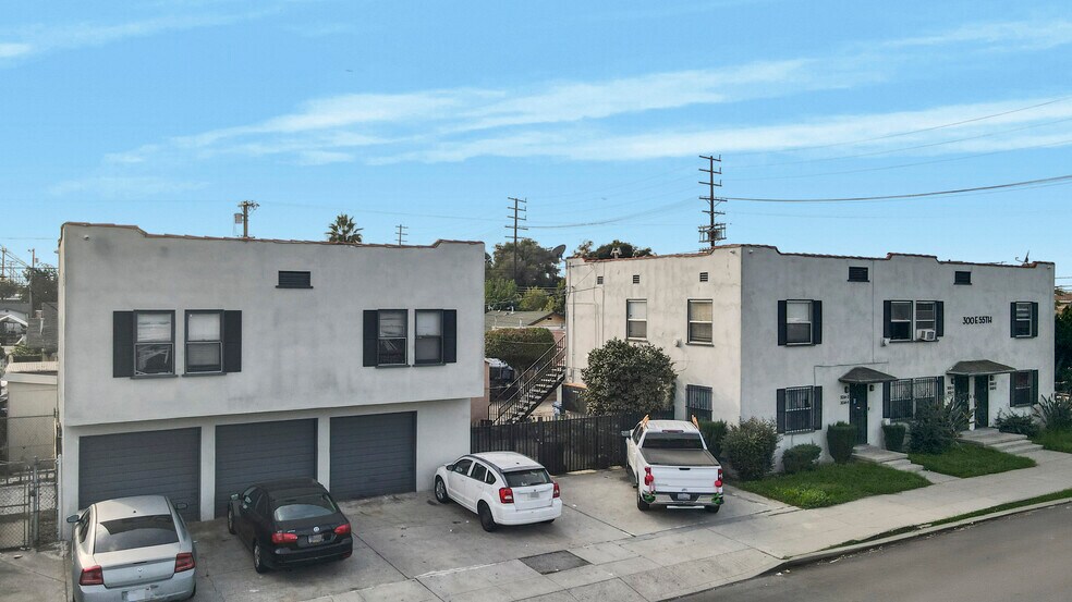 300 E 55th St, Los Angeles, CA à vendre - Photo de l’immeuble – Image 1 sur 33