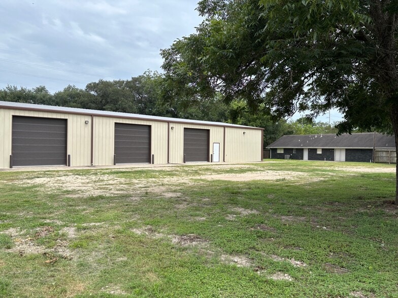1707 Bernie Ave, Rosenberg, TX à louer - Photo principale – Image 2 sur 9