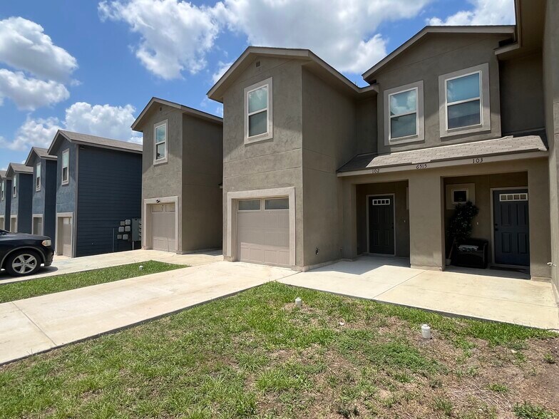 6515 Marcel Way, San Antonio, TX à vendre - Photo de l’immeuble – Image 2 sur 66