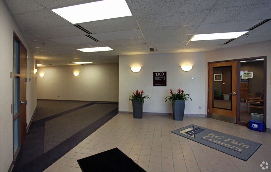 1300 E 104th St, Kansas City, MO à vendre - Hall d’entrée – Image 3 sur 10