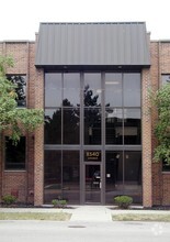 8340 Lincoln Ave, Skokie, IL à louer Photo de l’immeuble– Image 1 sur 1