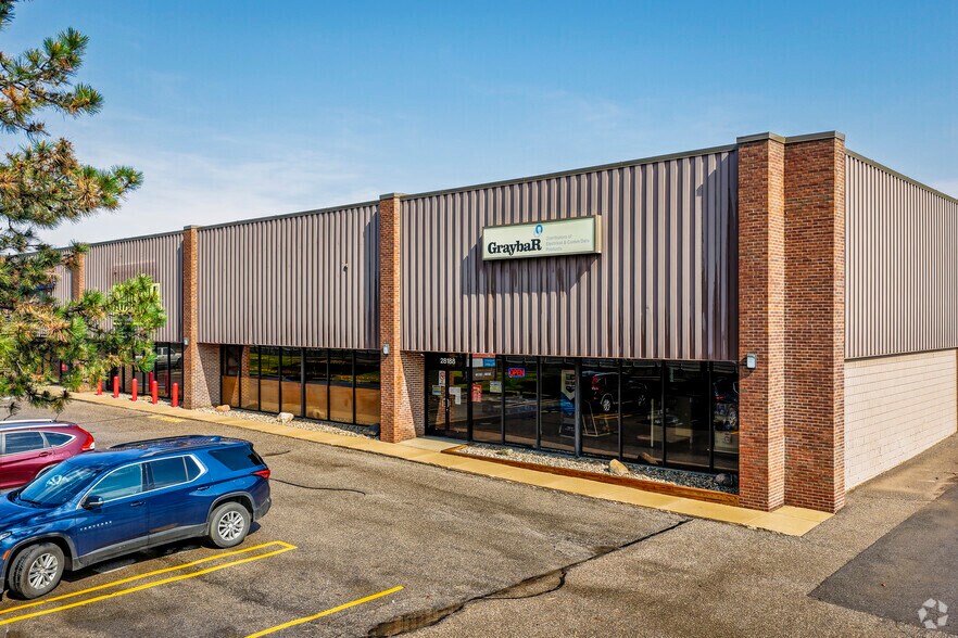 28188 Schoolcraft Rd, Livonia, MI à louer - Photo de l’immeuble – Image 2 sur 5