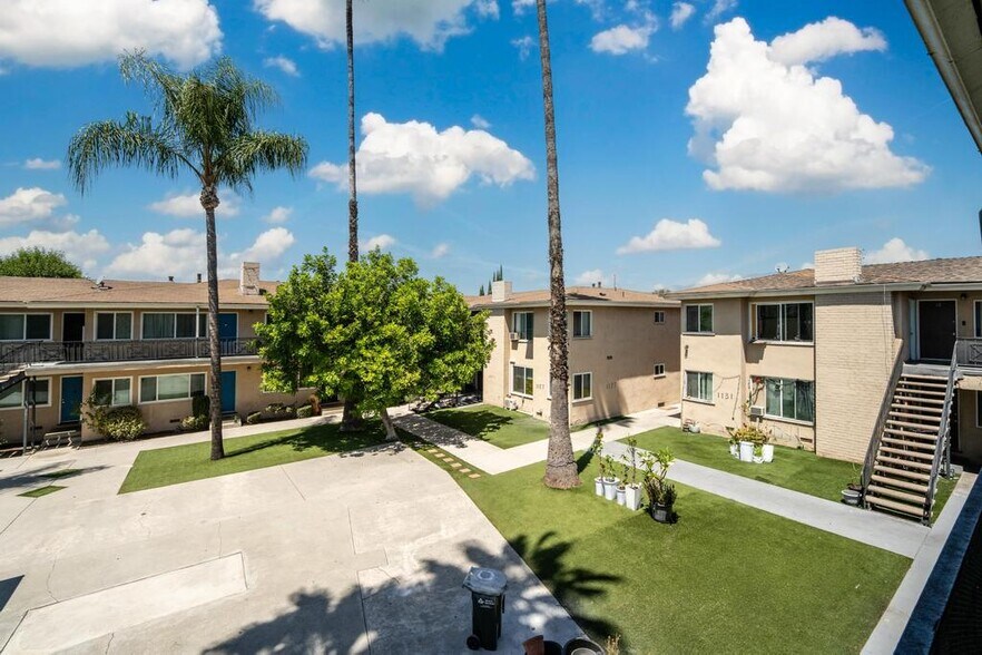 1127 E Garvey Ave N, West Covina, CA à vendre - Photo de l’immeuble – Image 3 sur 28