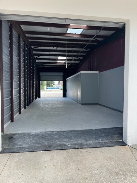 1311 N Dixie Fwy, New Smyrna Beach, FL à louer - Photo de l’immeuble – Image 3 sur 5