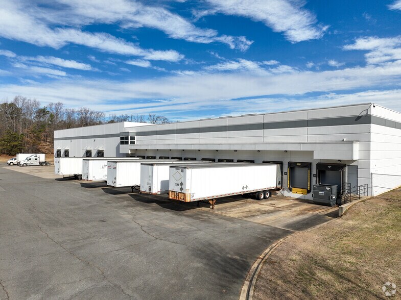6900 Morris Estate Dr, Charlotte, NC à vendre - Photo de l’immeuble – Image 3 sur 24