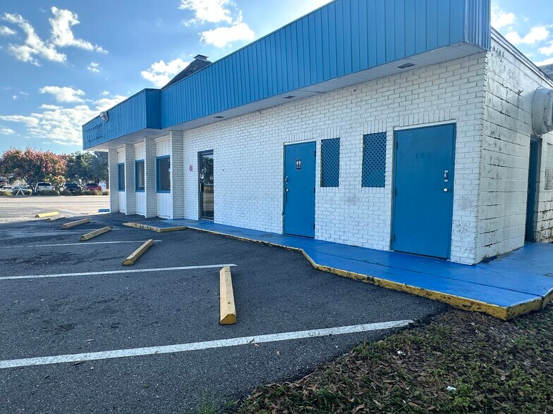 5017 Gall Blvd, Zephyrhills, FL à vendre - Photo de l’immeuble – Image 3 sur 9