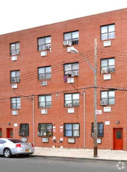 939 Croes Ave, Bronx, NY à vendre - Photo principale – Image 1 sur 2