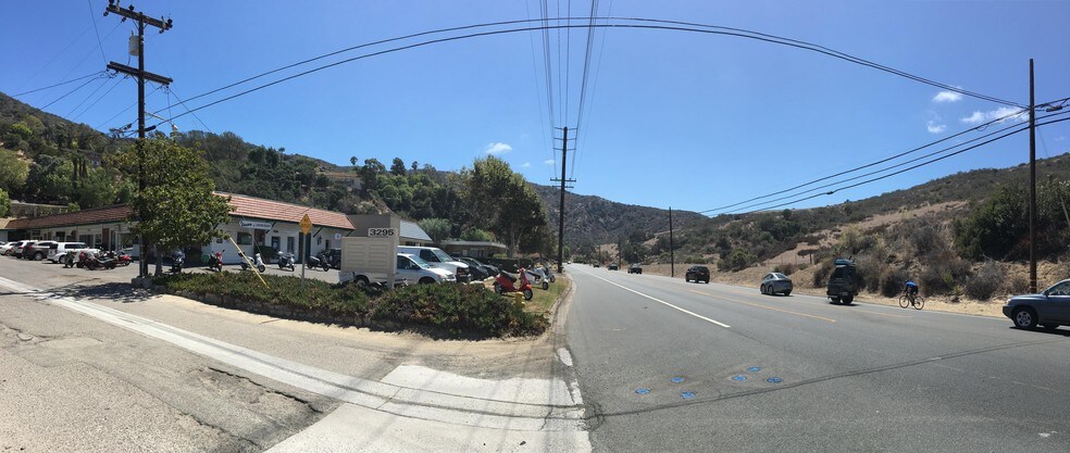 3295 Laguna Canyon Rd, Laguna Beach, CA à louer - Photo de l’immeuble – Image 3 sur 19