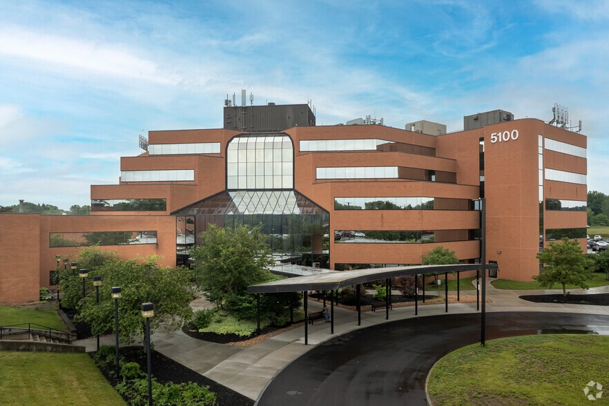 5100 W Taft Rd, Liverpool, NY à louer - Photo principale – Image 1 sur 15