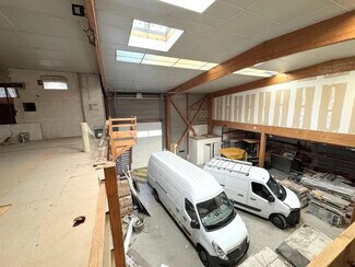 Plus de détails pour Bureau, Local d'activités à louer