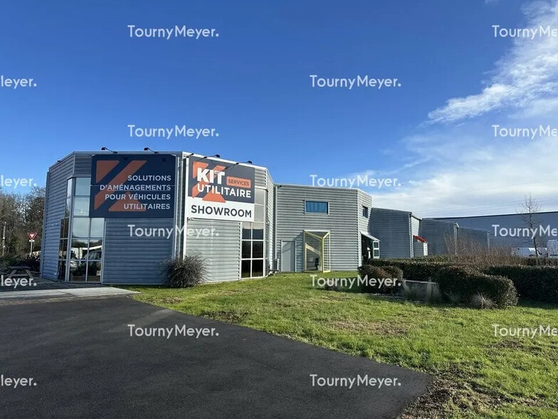 Local d’activités dans Couëron à louer - Photo de l’immeuble – Image 1 sur 7