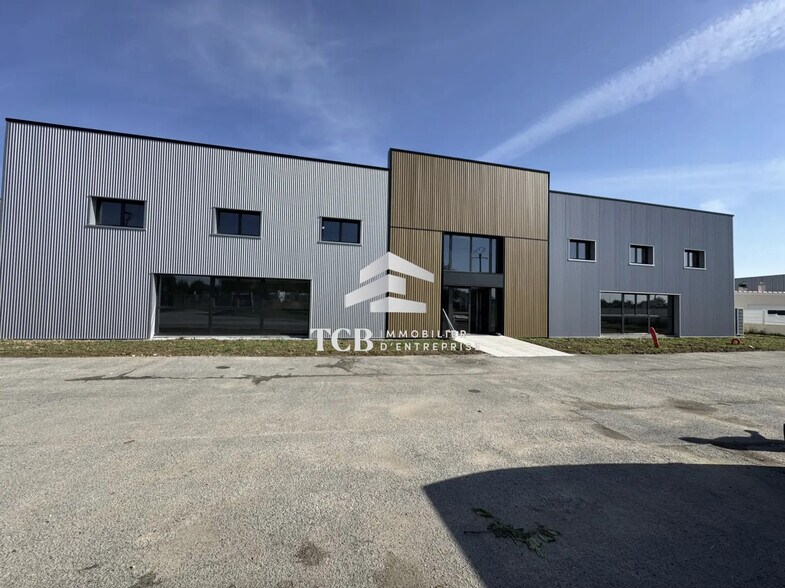 Local d’activités dans Couëron à louer - Photo de l’immeuble – Image 1 sur 16