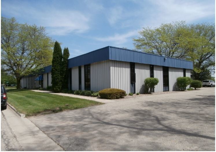 2415 Parview Rd, Middleton, WI à louer - Photo de l’immeuble – Image 1 sur 2