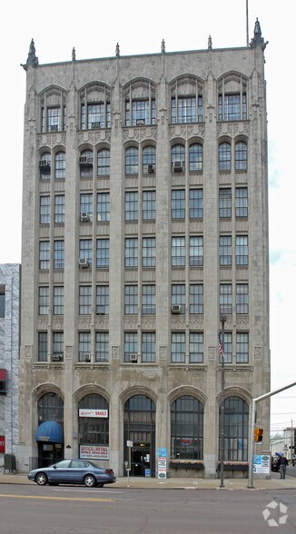 2 E Broad St, Hazleton, PA à louer - Photo de l’immeuble – Image 2 sur 3