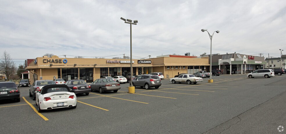 1000-1030 Railroad Ave, Woodmere, NY à louer - Photo de l’immeuble – Image 3 sur 14