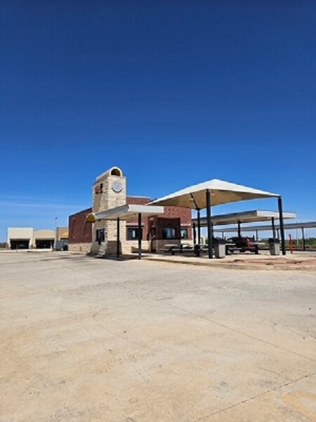 619 N Interstate 35, Cotulla, TX à vendre Photo principale– Image 1 sur 3