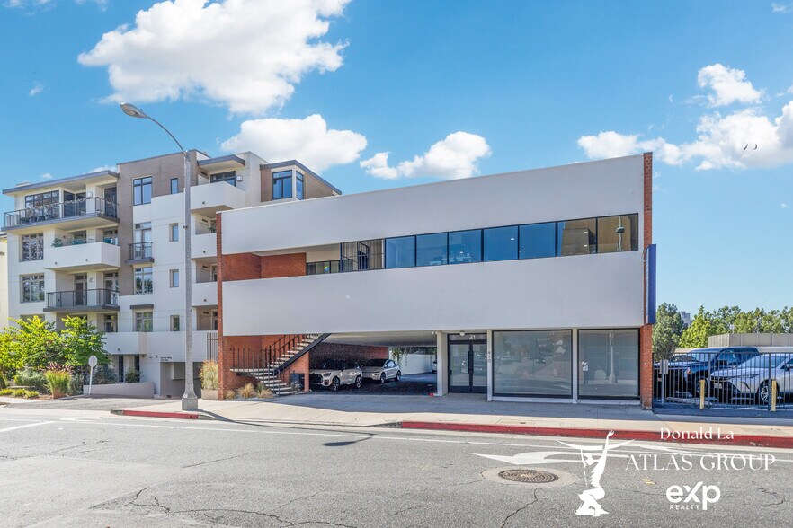 910 San Pasqual St, Pasadena, CA à vendre - Photo de l’immeuble – Image 1 sur 19