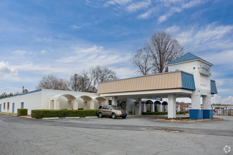 4422 Northeast Expy, Doraville, GA à vendre - Photo principale – Image 1 sur 4