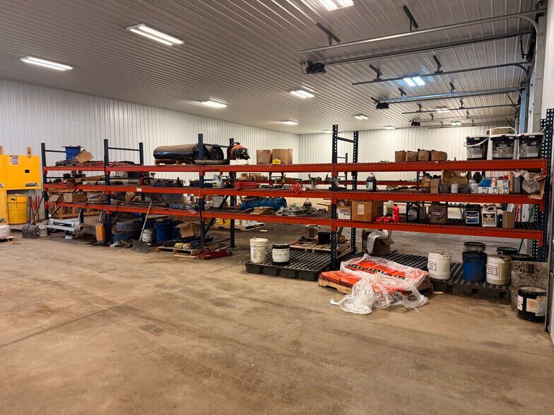 1810 23rd St S, Moorhead, MN à louer - Photo de l’immeuble – Image 2 sur 6