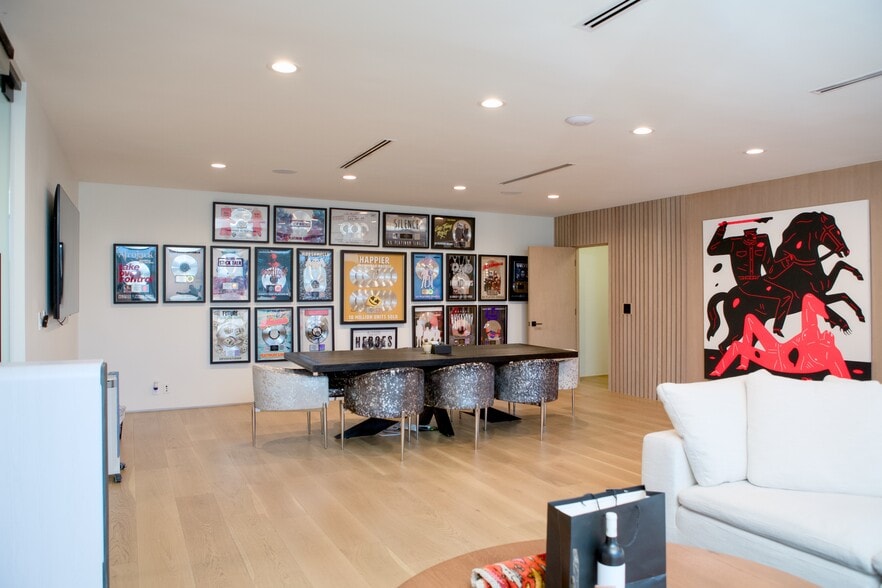 648 N St. Andrews Pl, Los Angeles, CA à vendre - Photo de l’immeuble – Image 2 sur 21