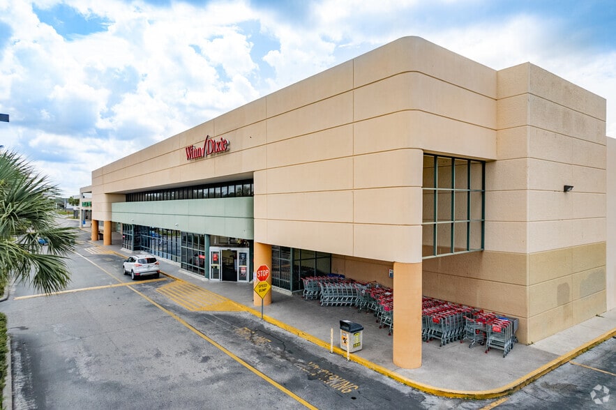 6400 Massachusetts Ave, New Port Richey, FL à louer - Photo principale – Image 1 sur 21