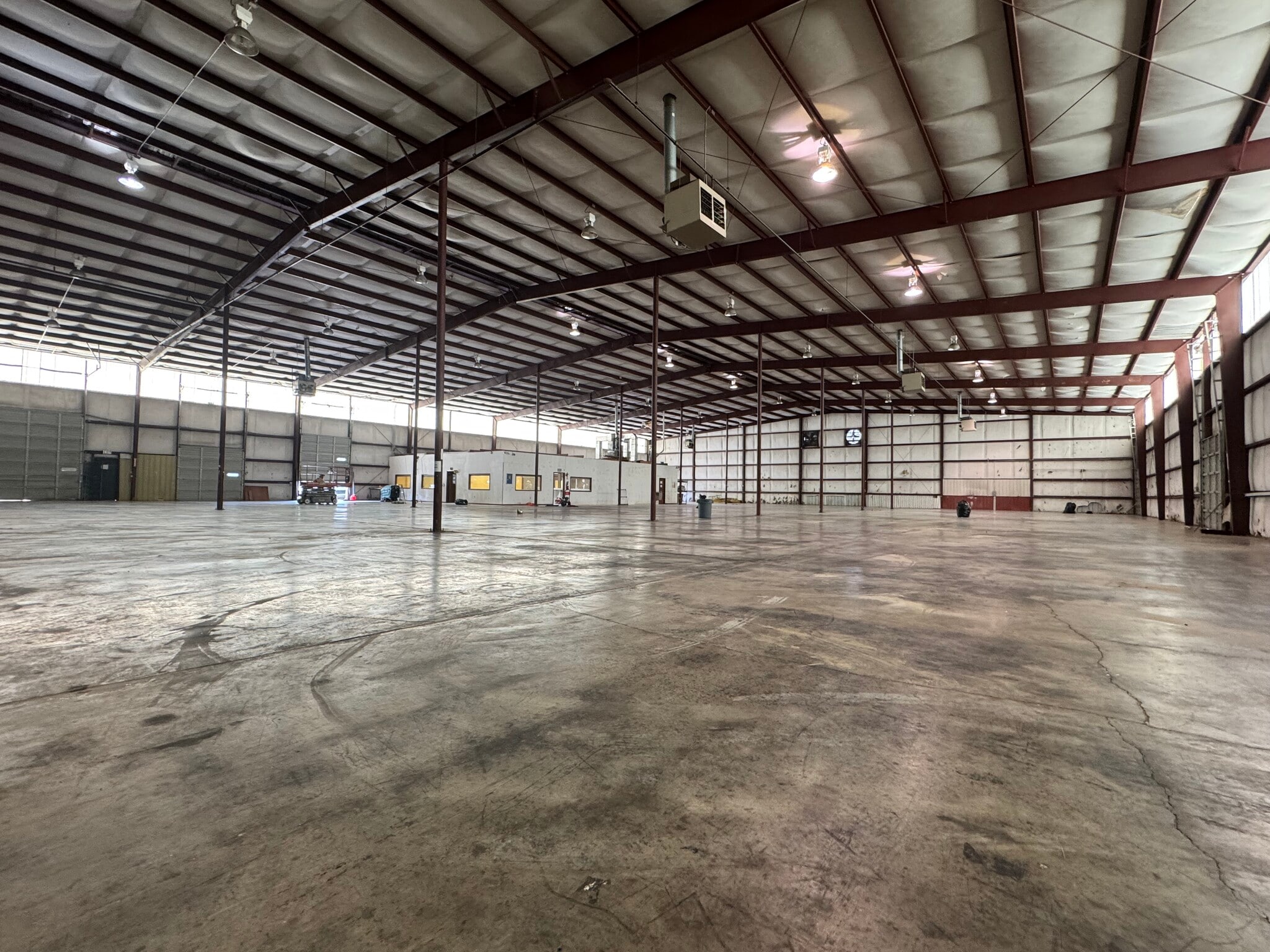 160 Industrial Dr, Jackson, MS à louer Photo de l’immeuble– Image 1 sur 6