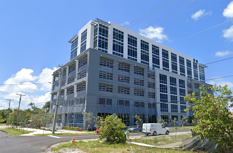 800 SE 4th Ave, Hallandale Beach, FL à louer - Photo principale – Image 1 sur 15