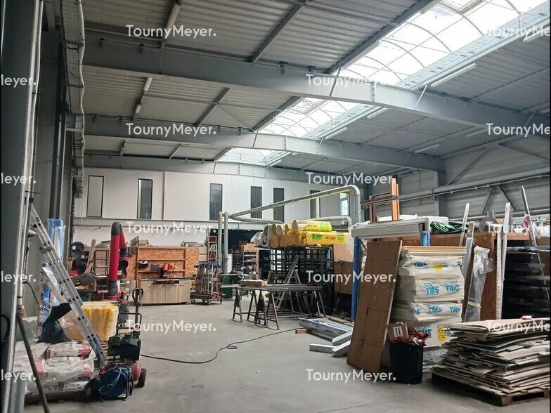 Local d’activités dans Les Sorinières à louer - Photo de l’immeuble – Image 2 sur 3