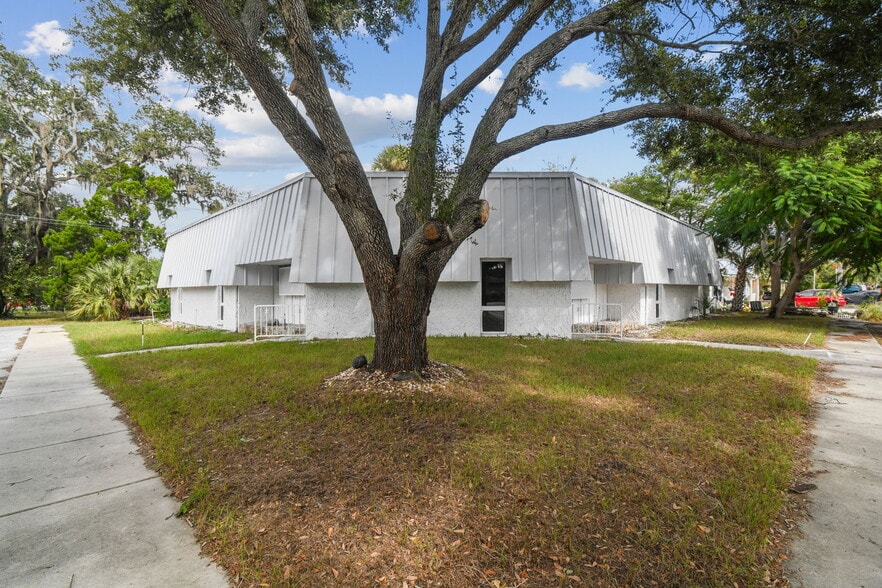 6430 Madison St, New Port Richey, FL à vendre - Photo de l’immeuble – Image 3 sur 56