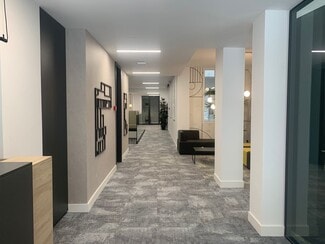 Plus de détails pour Calle de Edgar Neville, 33, Madrid - Coworking à louer