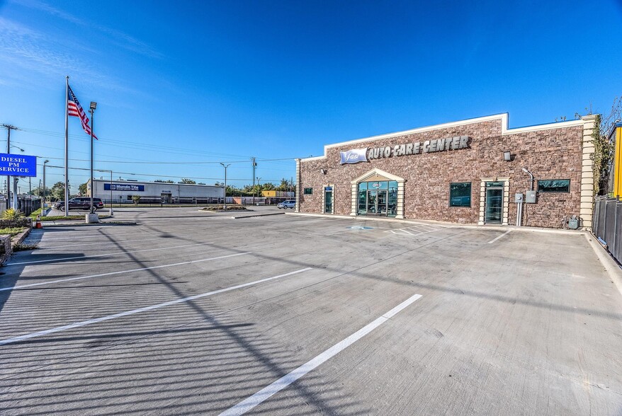 4001 S Buckner Blvd, Dallas, TX à vendre - Photo de l’immeuble – Image 3 sur 13