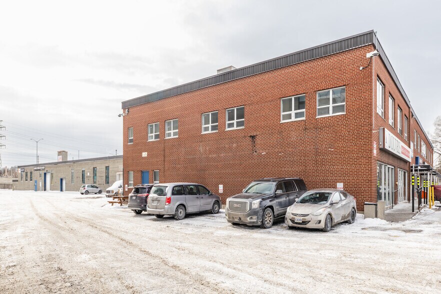 1568-1574 Carling Ave, Ottawa, ON à louer - Photo de l’immeuble – Image 2 sur 5