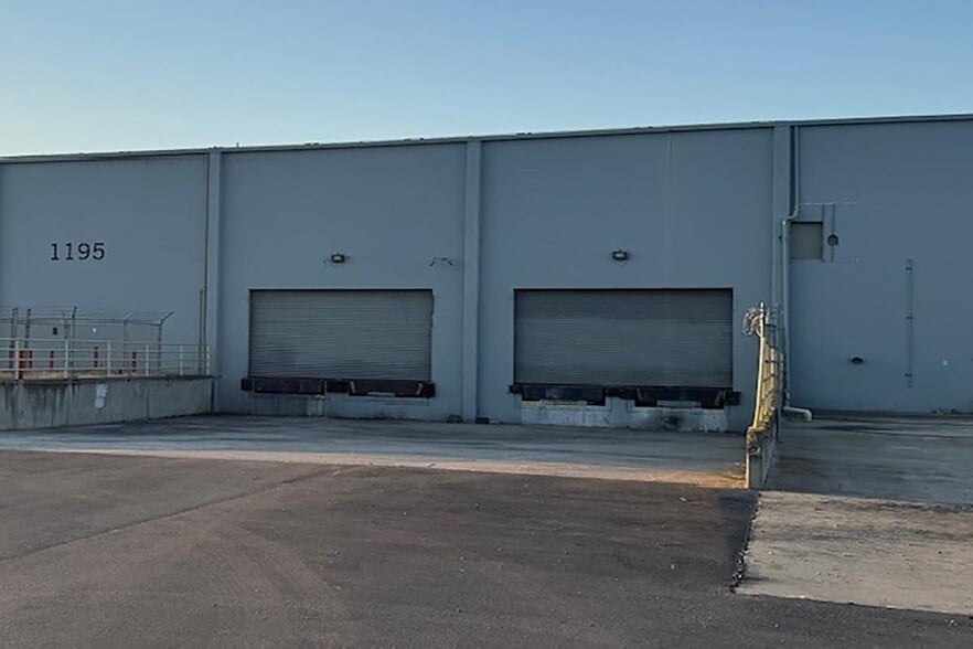 1203 N Gertrude Ave, Stockton, CA à louer - Photo de l’immeuble – Image 2 sur 9