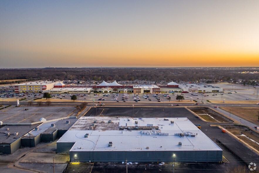 14002 E 21st St, Tulsa, OK à vendre - Photo de l’immeuble – Image 3 sur 16
