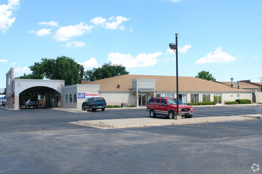 5805 W Kellogg Dr, Wichita, KS à vendre - Photo de l’immeuble – Image 2 sur 55