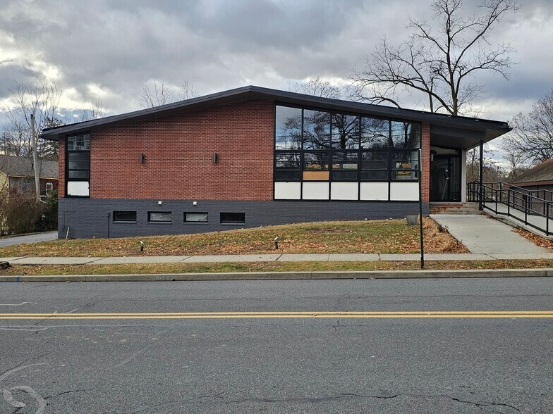 23 West St, Warwick, NY à louer - Photo principale – Image 2 sur 18