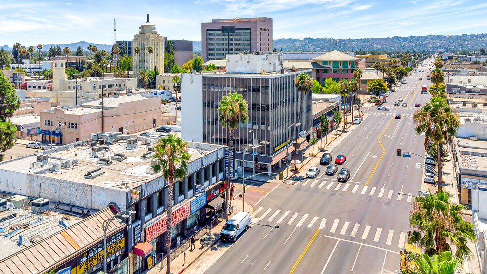 6350-6356 Van Nuys Blvd, Van Nuys, CA à louer - Photo de l’immeuble – Image 3 sur 6