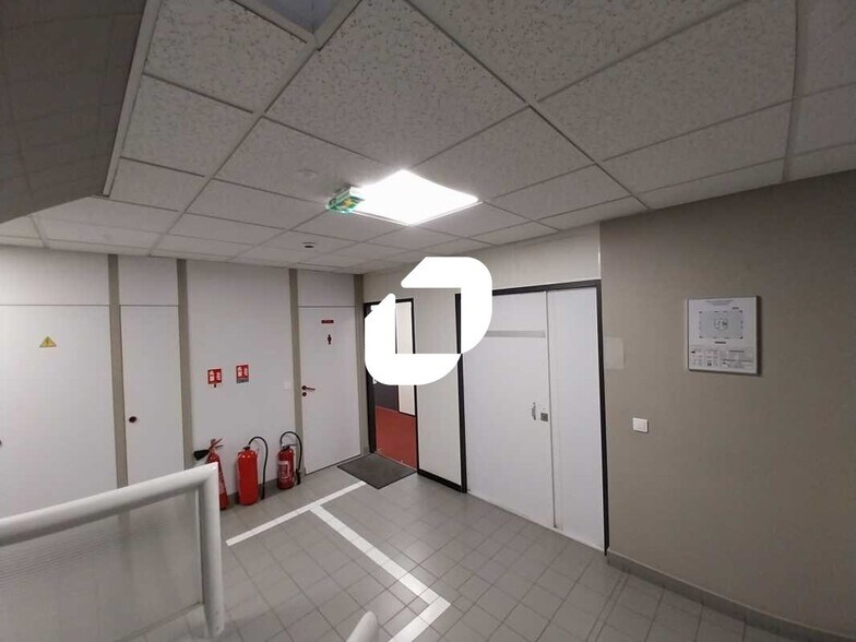 Bureau dans Trappes à louer - Photo intérieure – Image 3 sur 8