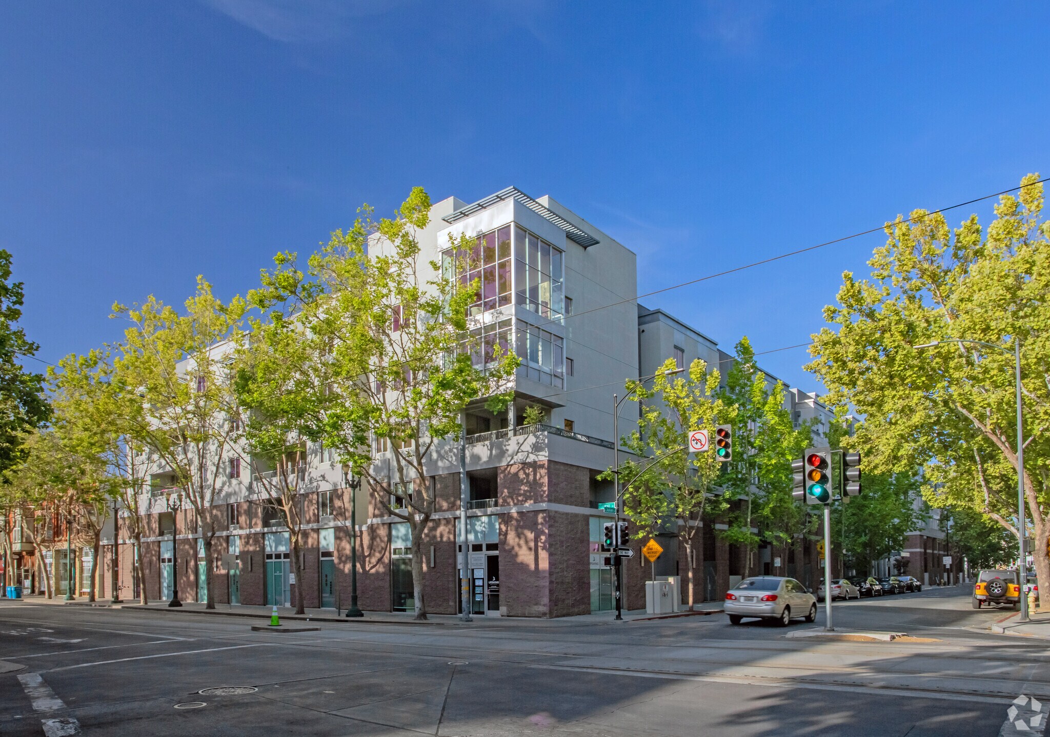 46 W Julian St, San Jose, CA à vendre Photo principale– Image 1 sur 5