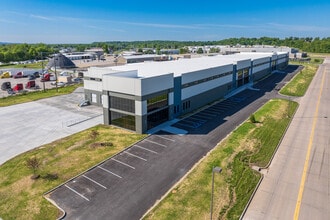 2880 Arnold Tenbrook Rd, Arnold, MO à louer Aérien– Image 1 sur 8