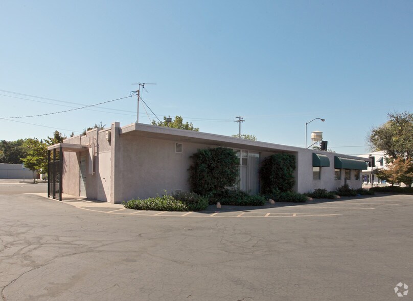 400 Burney St, Modesto, CA à vendre - Photo principale – Image 1 sur 12