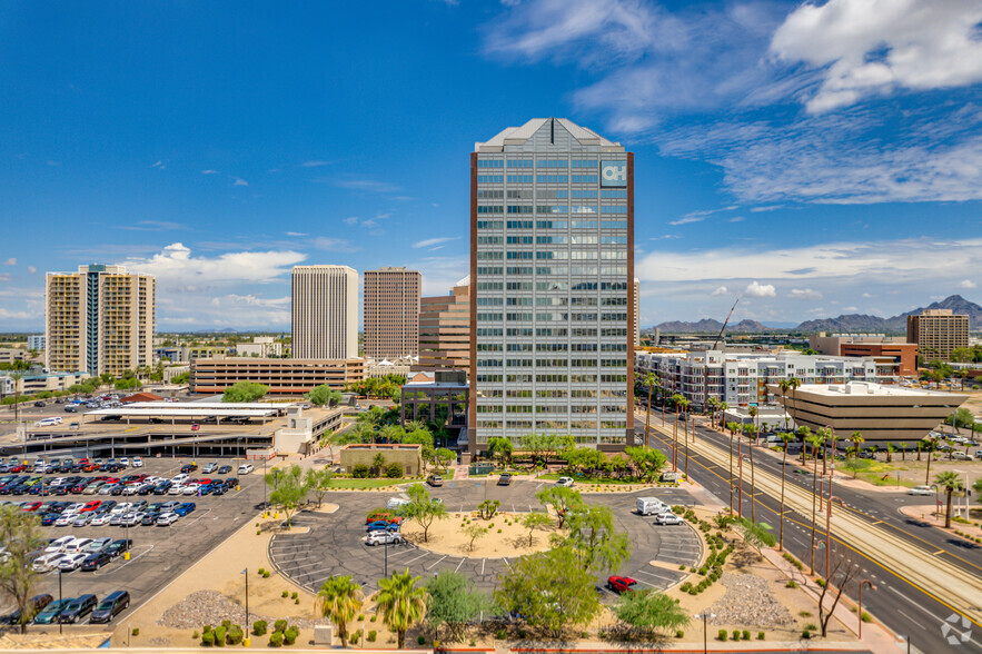 3550 N Central Ave, Phoenix, AZ à louer - Photo de l’immeuble – Image 2 sur 6