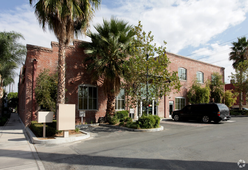 3850 Vine St, Riverside, CA à louer - Photo de l’immeuble – Image 2 sur 7