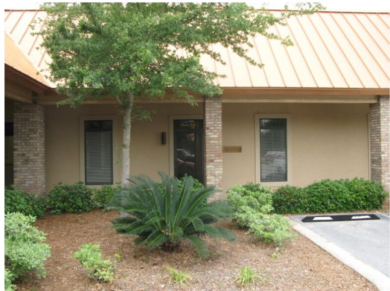 6 11th Ave, Shalimar, FL à louer - Photo principale – Image 1 sur 1
