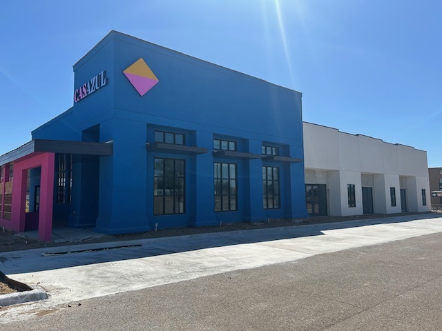 2413 Jacaman Rd, Laredo, TX à louer - Photo de l’immeuble – Image 2 sur 19