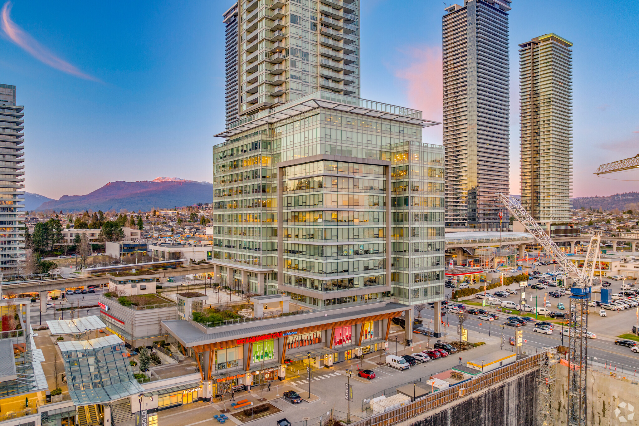 2025 Willingdon Av, Burnaby, BC à louer Photo principale– Image 1 sur 9